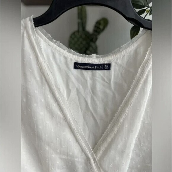 Abercrombie & Fitch Faux wrap tie waist short sleeve top XS - Picture 8 of 9